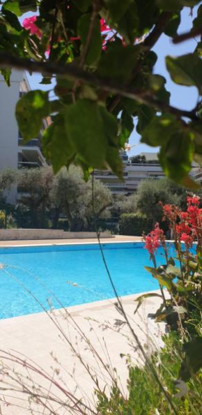 Studio/quartier résidentiel/piscine/plages à 5min à pied